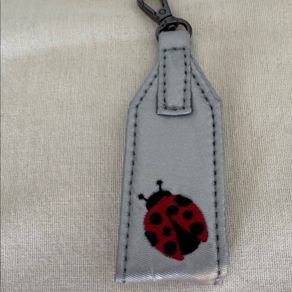 Lug oversized Puller with clasp NEW Metallic Silver ladybug - Picture 2 of 2